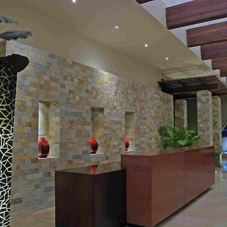 Wyndham San Jose Herradura Interior photo Interior of the hotel