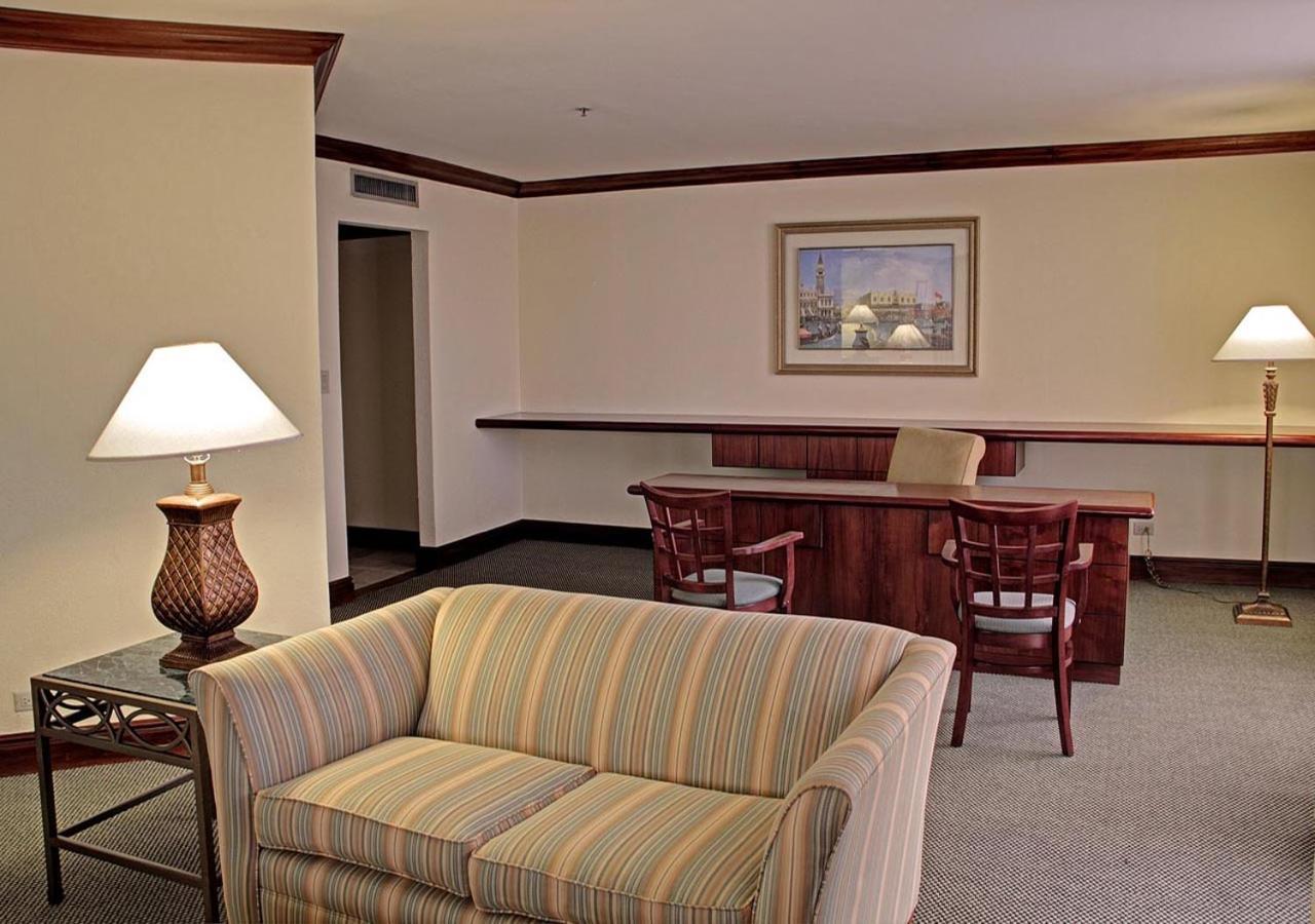 Wyndham San Jose Herradura Exterior photo A typical hotel room