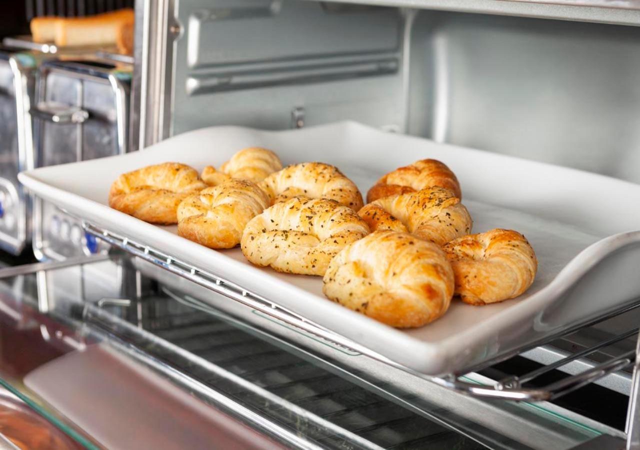 Wyndham San Jose Herradura Exterior photo Garlic knots