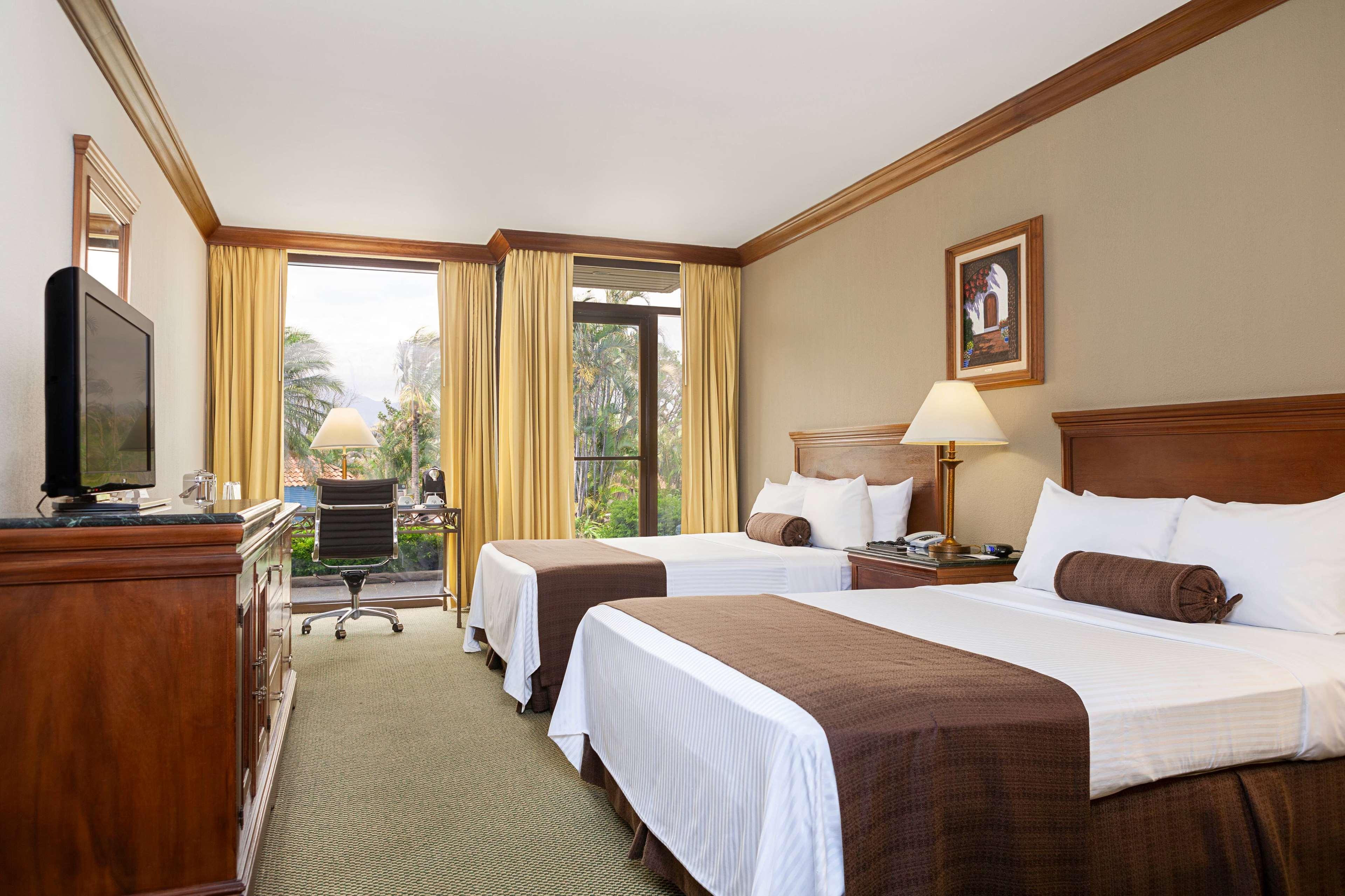 Wyndham San Jose Herradura Exterior photo A typical guest room at the Hilton San Diego Bayfront