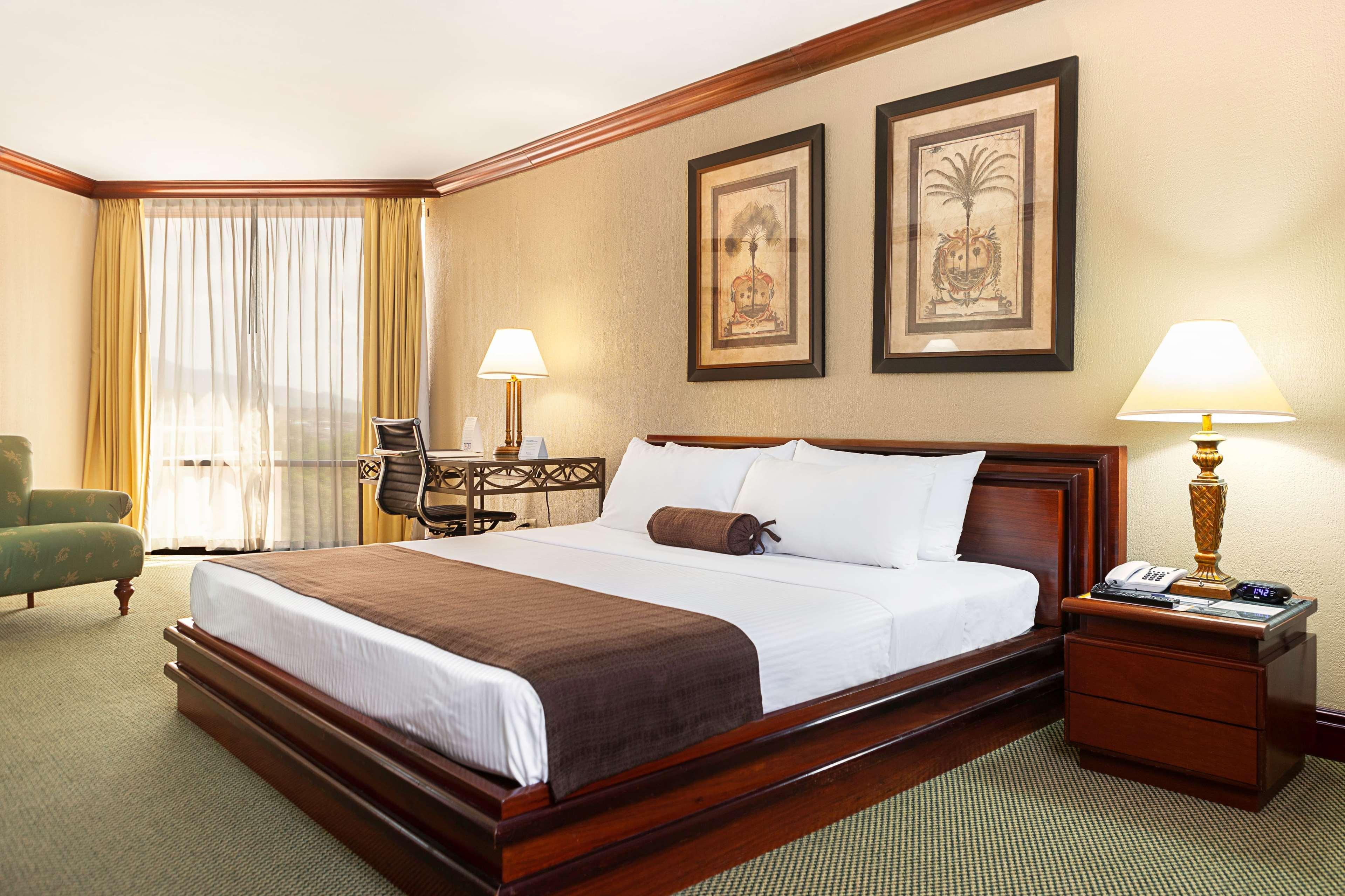 Wyndham San Jose Herradura Exterior photo A typical hotel room