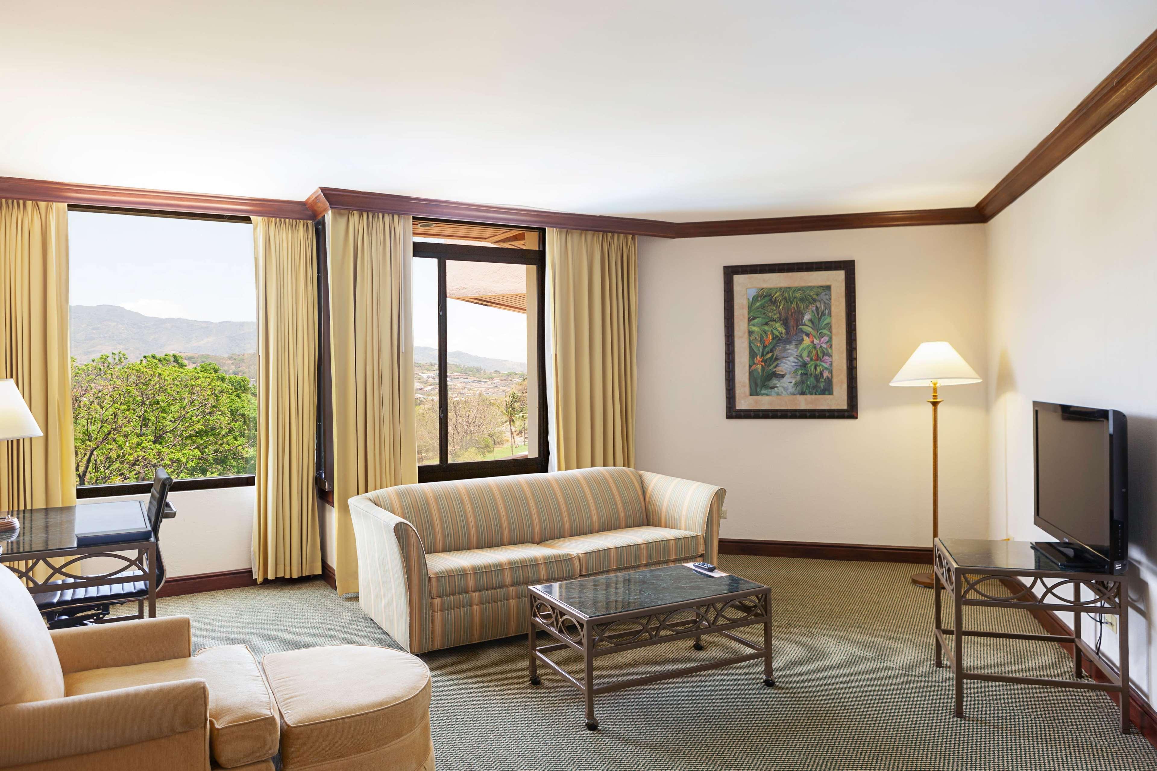 Wyndham San Jose Herradura Exterior photo Living room
