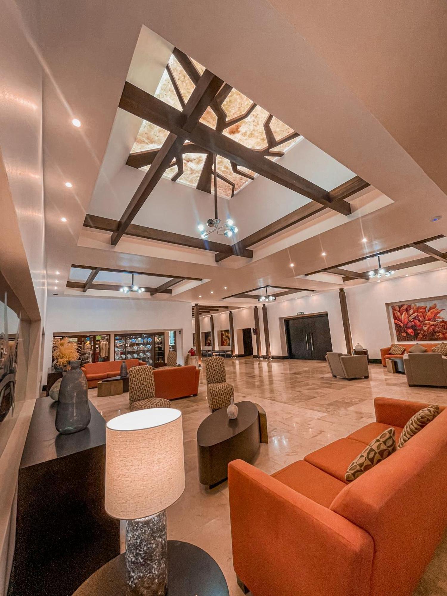 Wyndham San Jose Herradura Exterior photo Lobby